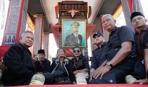 Bupati Luwu Hadiri Pemakaman Tokoh Masyarakat di Desa Pantilang