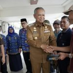 Dorong Peningkatan Produksi Pertanian, Bupati Luwu Bagikan Handtraktor Ke Kelompok Tani