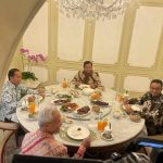 Jokowi Ajak Makan Siang Bersama Tiga Capres