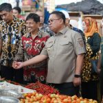 Atasi Lonjakan Harga dan Jaga Ketersedian Pangan, Pj Walikota Palopo Lakukan Operasi Pasar