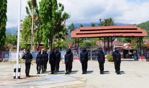 Unik, Pasukan Ninja Ramaikan Upacara Hari Guru di SMKN 1 Palopo