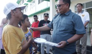 Serahkan Kunci Rumah Susun, Asrul Sani: Moga Bermanfaat