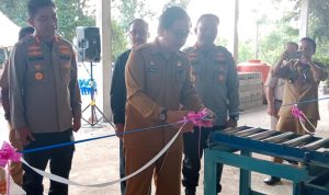 Wabup Suaib Mansur Harap Pabrik Paving Blok Batako di Desa Kamiri Dapat Serap Tenaga Kerja Lokal