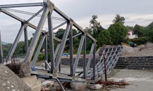 Masih Dalam Proses Pengerjaan Jembatan Balebo Luwu Utara Ambruk