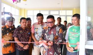 Asrul Sani Resmikan Posyandu Rusun Cabang Gunung Latimojong