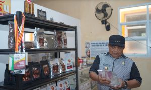 Tinjau Kopi Solaku, Pj Bupati Luwu Ajak Masyarakat Majukan Industri Lokal
