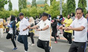 Manfaatkan Hari Libur, Pj Bupati Luwu Silaturahim dan Berolahraga Bersama Masyarakat