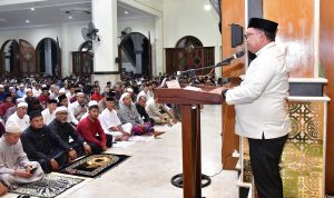 Sholat Tarawih Perdana di Mesjid Agung, Asrul Sani : Tetap Jaga Hubungan Silaturrahim