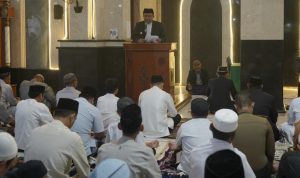 Sholat Ied di Masjid Raya Al-Islah Belopa, Pj. Bupati Luwu : Momentum Idul Fitri Persatukan Komponen Masyarakat