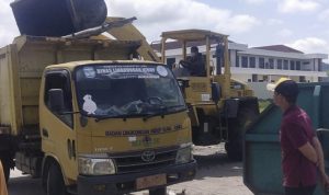 Kolaborasi DLH dan PUTR Bersihkan Tumpukan Sampah Di Pasar Sentral Belopa
