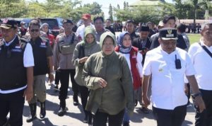 Pj Bupati Luwu Dampingi Mensos Tri Rismaharini Kunjungi Lokasi Banjir