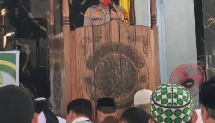 Safari Jumat di Masjid Al-Furqan, Kapolres Palopo Ajak Masyarakat Jaga Keamanan dan Ketertiban