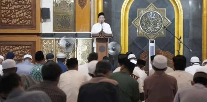 Penjabat Walikota Palopo Laksanakan Sholat Tarawih Perdana di Bulan Ramadan 1446 H