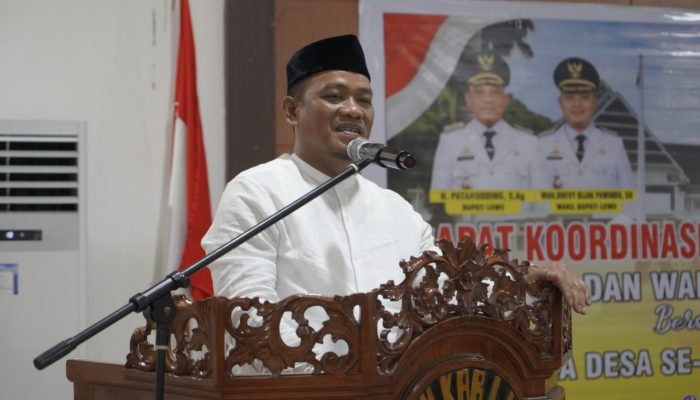 Bupati Luwu H. Patahudding Ajak Kepala Desa Tingkatkan Sinergi dan Jaga Kebersihan Lingkungan