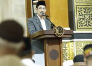 Penuh Makna dan Pesan Kebangsaan, Pj Wali Kota Palopo Firmanza DP Imami Salat Idulfitri di Masjid Agung