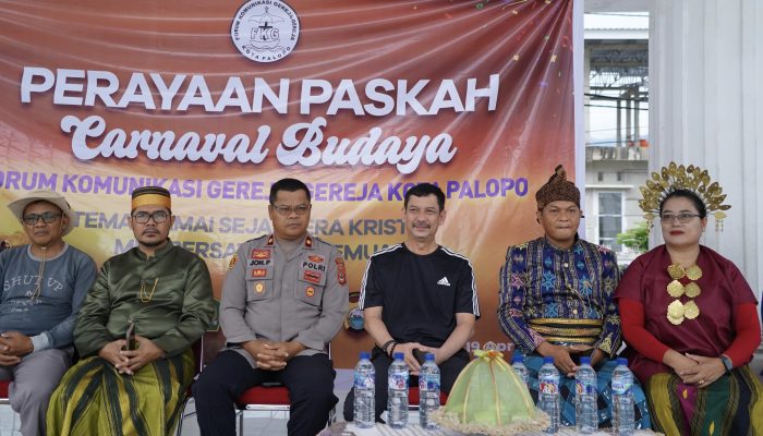 Pj Walikota Palopo Melepas Peserta Karnaval Budaya Pada Perayaaan Paskah