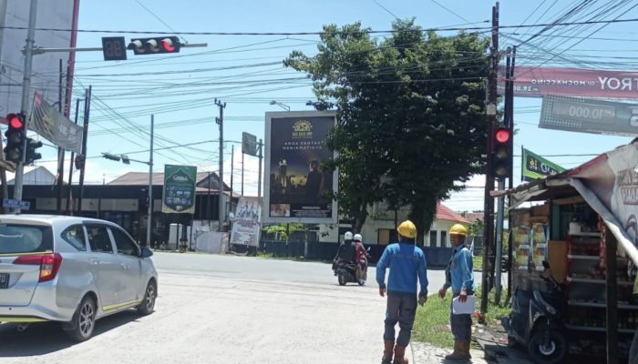 Pastikan Keselamatan dan Kelancaran Logistik, PT BMS Koordinasi PLN, Telkom dan Provider untuk Tinggikan Kabel Jaringan