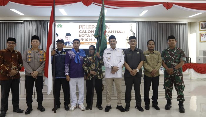 Pj. Wali Kota Palopo Lepas 105 Calon Jamaah Haji, Ajak Jaga Kekompakan dan Luruskan Niat