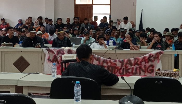 Ratusan Warga Luwu Timur Datangi Kantor DPRD, Nyatakan Dukungan Terhadap Investasi PT IHIP di Lampia