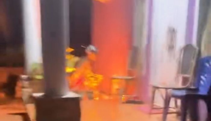 Rumah Kepala Desa Padang Kalua Dilempari Bom Molotov, Jendela Kamar Pecah