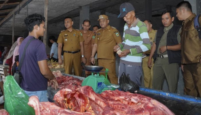 Bupati Luwu Pantau Harga Sembako Jelang Idul Fitri, Pastikan Tetap Stabil