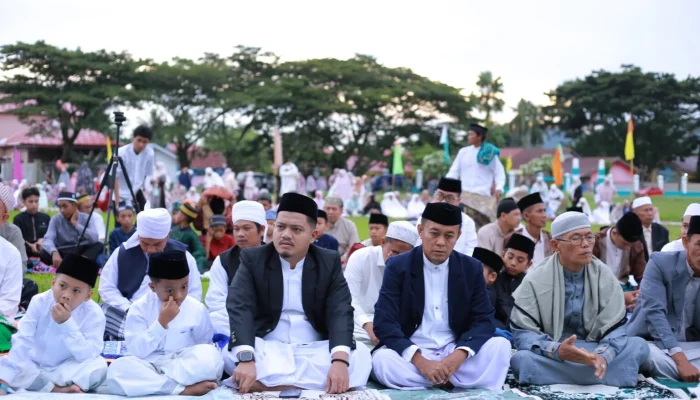 Wabup Luwu Salat Idulfitri di Walenrang, Ajak Warga Perkuat Silaturahmi