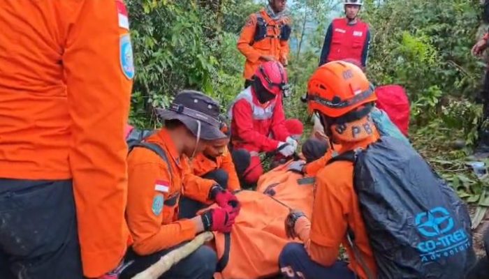 Pendaki Asal Maros Tewas Disambar Petir di Gunung Monrolo