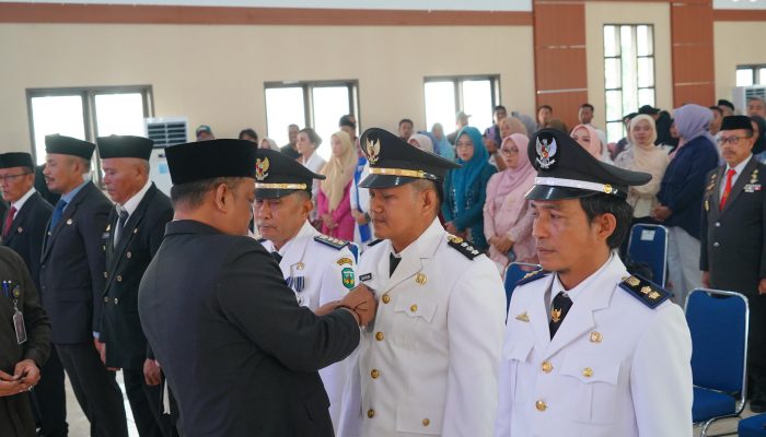 Patahudding Ambil Sumpah Pejabat Pemkab Luwu, Tegaskan ASN Harus Berintegritas