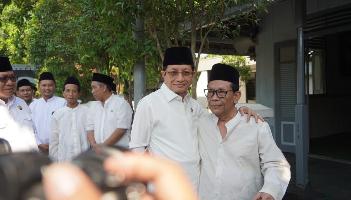 Serahkan Bantuan Rp100 Juta, Menag Tegaskan Peran Strategis Pesantren