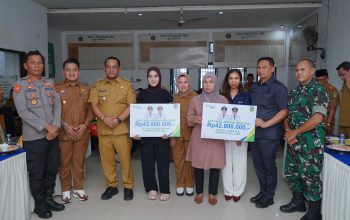 Bupati Luwu Bersama BPJS Ketenagakerjaan Serahkan Santunan