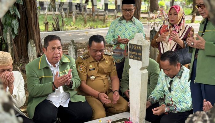 Hari Jadi Luwu ke-67, Bupati Patahudding Ziarah ke Makam Pahlawan Nasional Andi Djemma