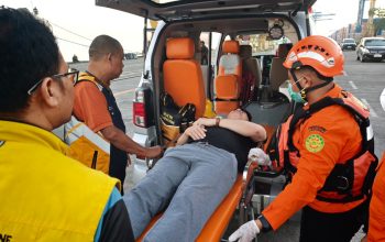 Basarnas Makassar Evakuasi Kru Kapal Asal Vietnam dari Perairan Pangkep