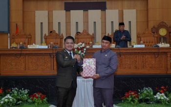 Pemkab Luwu Sampaikan Ranperda APBD 2025, Catat Surplus Rp18,8 Miliar